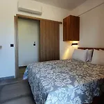 Hotel Vrahakia Sarti